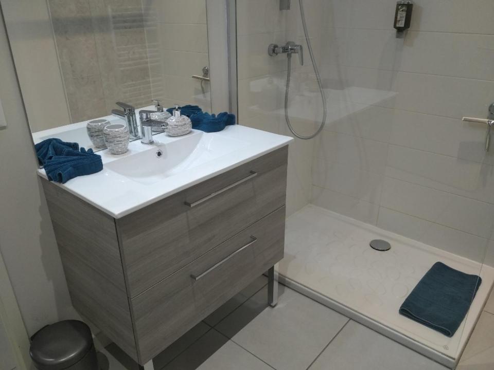Les Poissons Apartment แซ็ต ภายนอก รูปภาพ